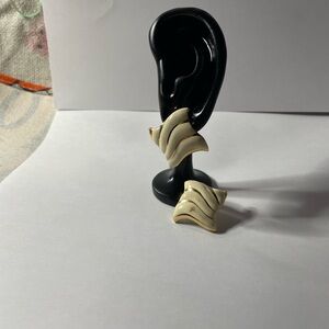 Chic Cream and Gold Wave Earrings vintage from Avon